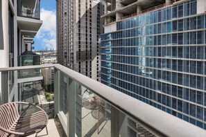 Elite Studio Suite, Balcony, City View | Balcony view - RS Suites - Miami World Center (Miami)