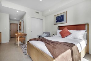 Elite Studio Suite, Balcony, City View | Living area | 55-inch Smart TV with digital channels, Netflix, foosball - RS Suites - Miami World Center (Miami)