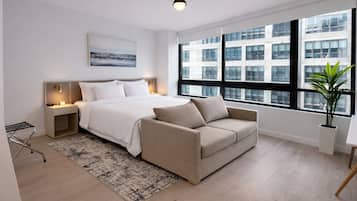 Deluxe Condo, Lake View