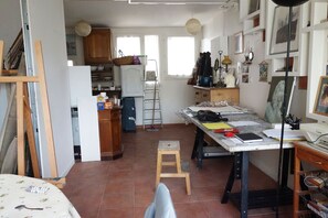 Interior - Vrbo Property (Ivry-sur-Seine)