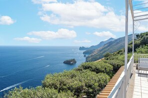 Property grounds - AMORE RENTALS-Villa Lantana-Nature Oasis with Panoramic Jacuzzi near Amalfi (Massa Lubrense)