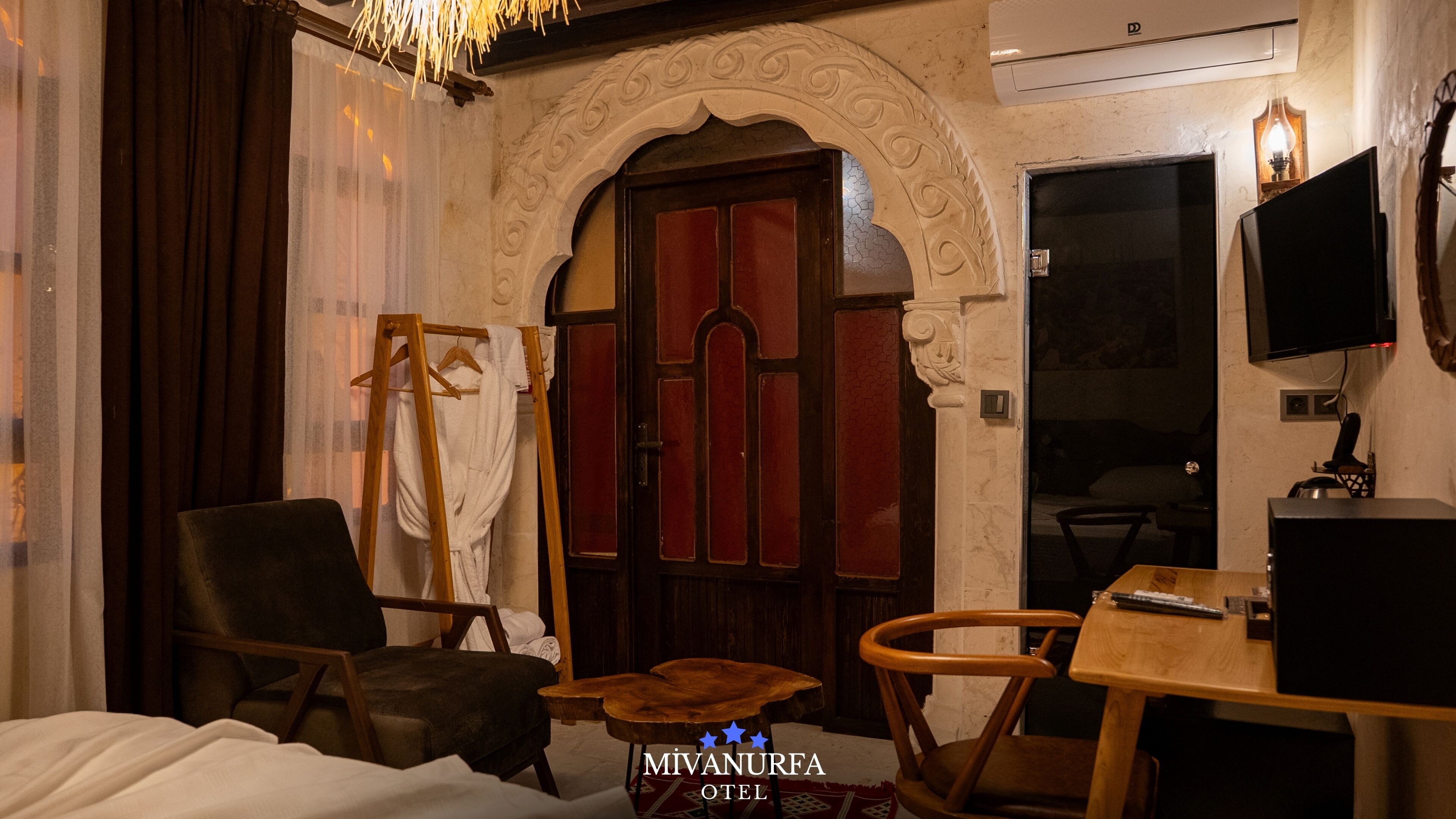 Comfort Double or Twin Room | Egyptian cotton sheets, premium bedding, minibar (free items), desk