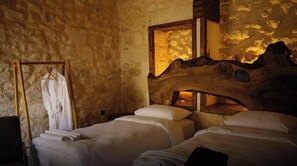 Egyptian cotton sheets, premium bedding, free minibar, desk - MivanUrfa Otel  (Şanlıurfa)