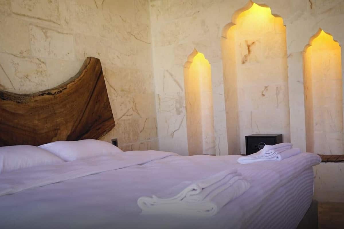Elite Double or Twin Room | Egyptian cotton sheets, premium bedding, free minibar, desk