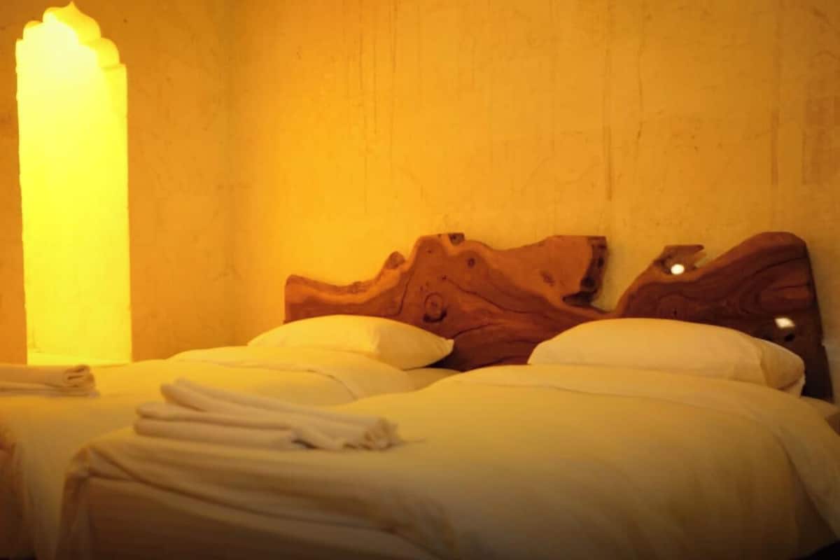 Comfort Twin Room | Egyptian cotton sheets, premium bedding, free minibar, desk