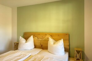1 bedroom, free WiFi, bed sheets - Welcome to the non-smoking boutique apartment "Kleiner Watzmann" - your alpine retreat. (Schönau am Königssee)