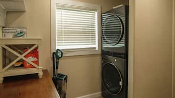 Maison, patio, vue jardin | Intérieur