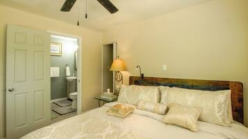 Casa, patio, vista al jardín