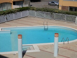 Pool - Air-conditioned apartment, parking - 4 guests near the port (Gruissan)