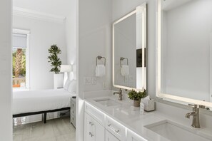 Hair dryer, towels - One Bedroom Condo at the Grand Sandestin (Miramar Beach)