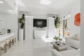 TV - One Bedroom Condo at the Grand Sandestin (Miramar Beach)