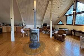 Living area - Architect-designed loft in absolute calm (Rives-du-Loir-en-Anjou)