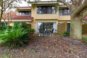 Outdoor dining - 3 Bedroom Townhome in Beachwalk (Miramar Beacn)
