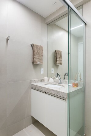 Apartment | Bathroom - Flat 2 quartos-Beira mar-Carneiros-SH155 (Tamandaré)