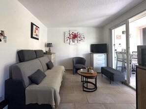 TV - T2 with parking in the Pinewood area - 4 guests (Cap d'Agde)
