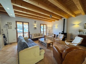 Living area - Spacious house - 12 guests (Vars)