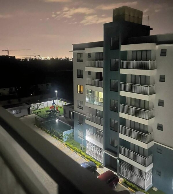 Exterior - A studio BnB with a view of Nairobi National Park and SGR (Nairobi)