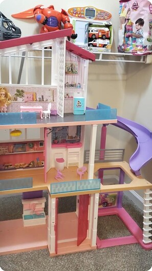 Children’s area - Spacious 4-bedroom house very close to Fort Benning! Pet friendly. (Columbus)