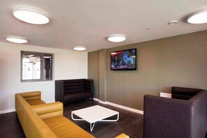 Living area - Student Only Ensuite Plus Edinburgh (Edinburgh)