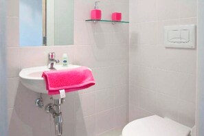 Apartment | Bathroom - Student Only Ensuite Plus Edinburgh (Edinburgh)