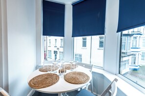 Dining - Guestz at The Wellington (Blackpool)