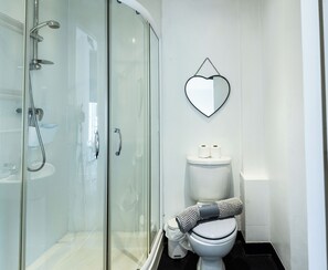 Bathroom - Guestz at The Wellington (Blackpool)