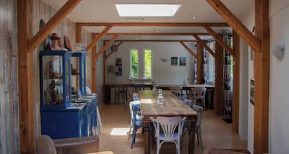 At the edge of nature, tranquility and conviviality