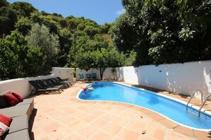 Pool - Seven bedroom villa in Ojen near Marbella (Ojen)