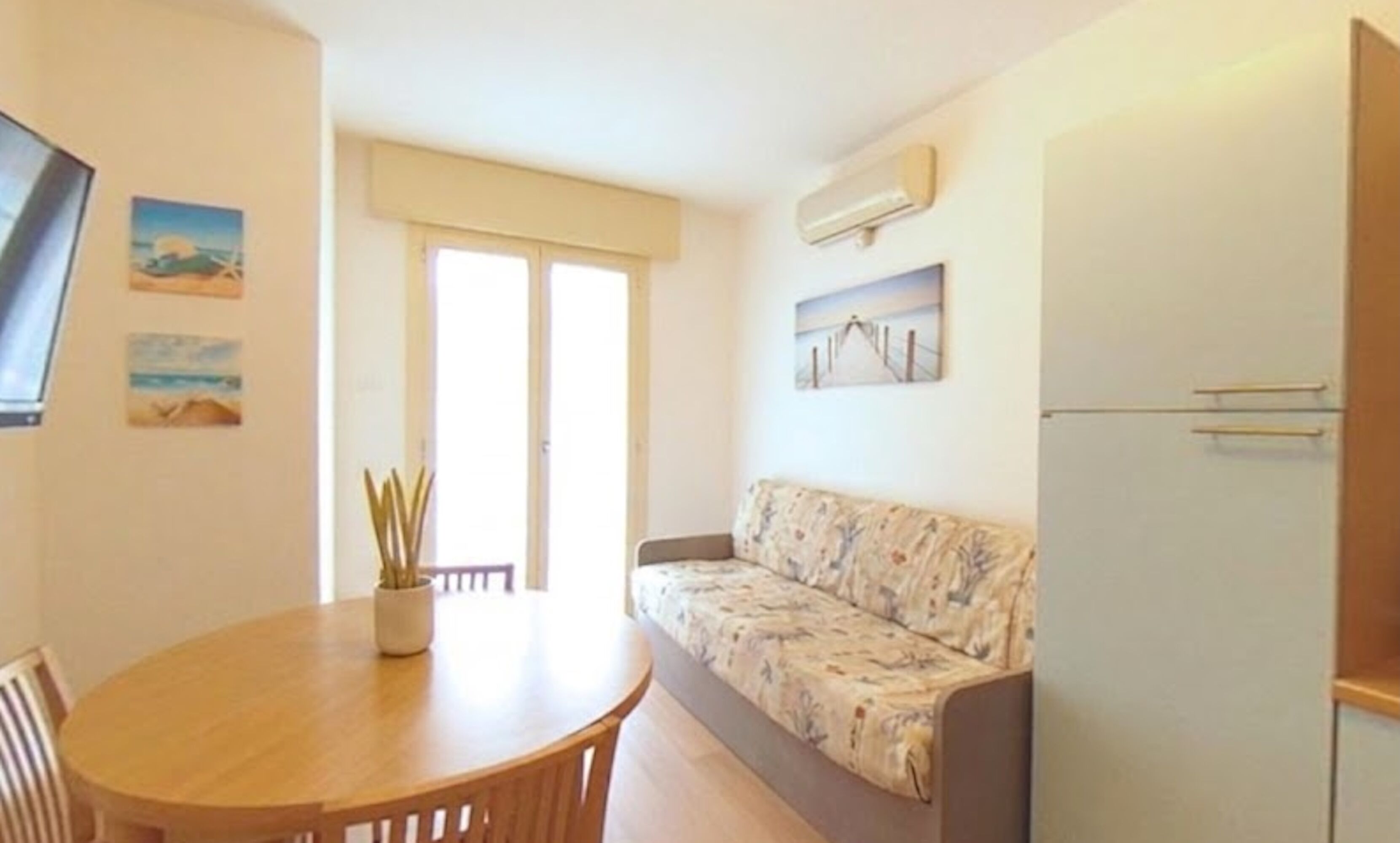 Apartment, 1 Bedroom, Balcony, City View | Living room