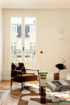 Interior - Montaigne Collection V 4BR 8PPL Duplex with AC (Paris)