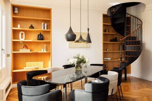 Dining - Montaigne Collection V 4BR 8PPL Duplex with AC (Paris)