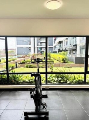 Fitness facility - Modern 1-Bedroom Apartment with National Park Views & Sunset Scenery (Nairobi)