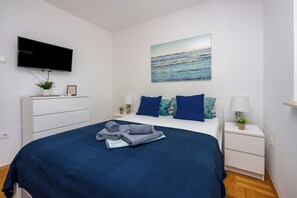 3 bedrooms, free WiFi, bed sheets - Spacious apartment with three bedrooms, sea view and terrace (Dramalj)