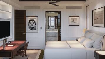 Premier Suite | Minibar, in-room safe, desk, laptop workspace