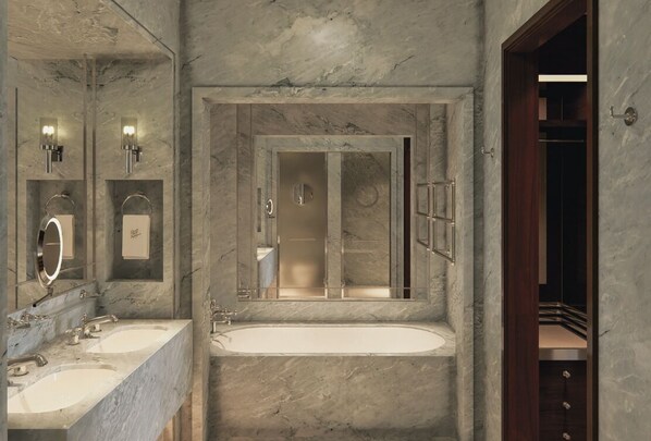 Deluxe Suite | Bathroom | Separate bathtub and shower, rainfall showerhead, free toiletries