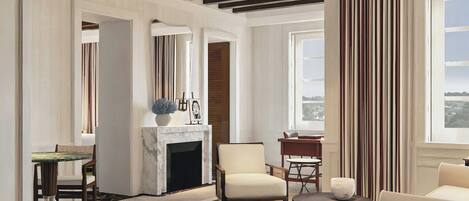 Suite (San Rafael) | Living area