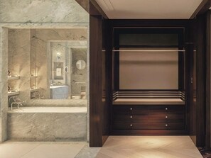 Suite (La Brava) | Bathroom | Separate bathtub and shower, rainfall showerhead, free toiletries