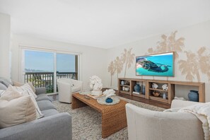 Smart TV - Tide & Turf - New & Renovated, Racetrack, Ocean Views (Solana Beach)