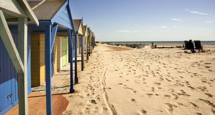 Seafront Apartment With Balcony Panoramic Views