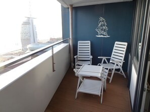 Property grounds - Apartment 'Nordseeblick' with Sea View, Pool and Balcony (Bremerhaven)