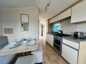 Private kitchen - Seaside Caravan in a Leisure Park with WiFi & Parking - 3 bedrooms (Rhyl)