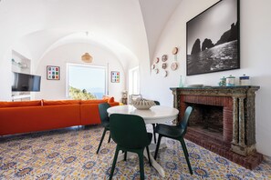 Apartment, Sea View | Dining - Casa dei Sogni - nel Cuore di Capri (Capri)