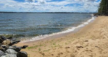 Lusby 4BD Family Home With Private Beach Access