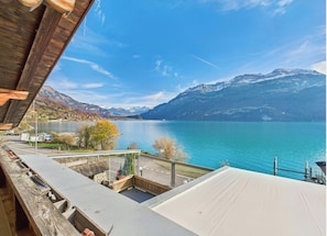Family Room with gallery and lake view Nr. 2 | Wifi gratis y ropa de cama