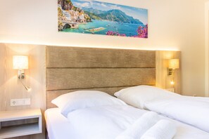 2 bedrooms, desk, free WiFi, bed sheets - Panoramic view of Lake Edersee - View. Balcony. Sauna. Top location. (Hermfurth-Edersee)
