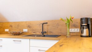 茶具/咖啡用具、冰箱、微波炉、烤箱