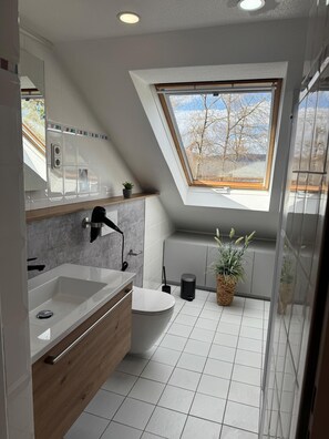 Bathroom - Vrbo Property (Hermfurth-Edersee)