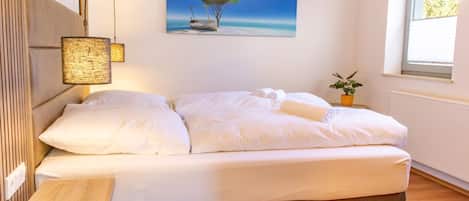 1 slaapkamer, een bureau, gratis wifi, beddengoed