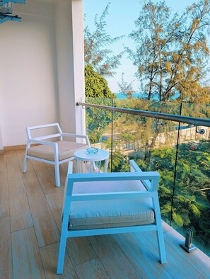 Property grounds - 1 BR Ocean View Apartments -Swimming Pool Masaki (Dar es Salaam)