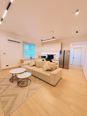 Living area - 1 BR Ocean View Apartments -Swimming Pool Masaki (Dar es Salaam)